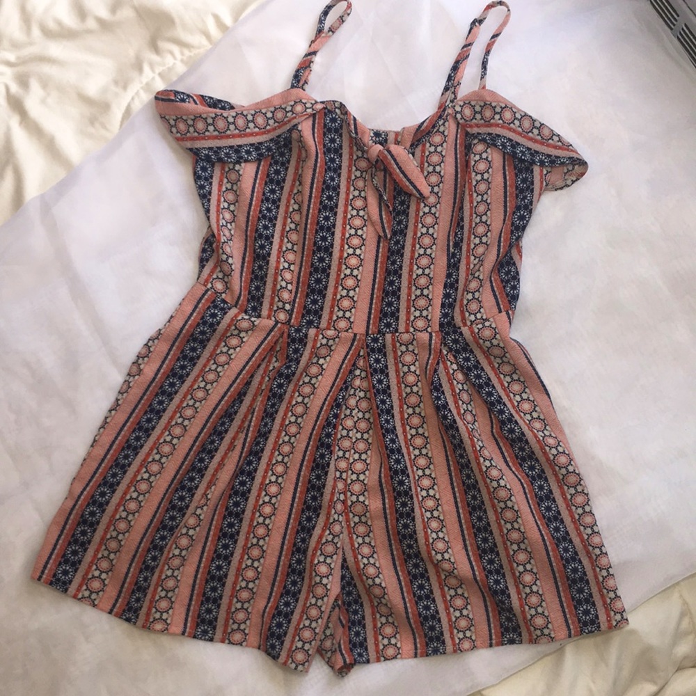 Xhilaration XS Patterned Romper with Pockets!!